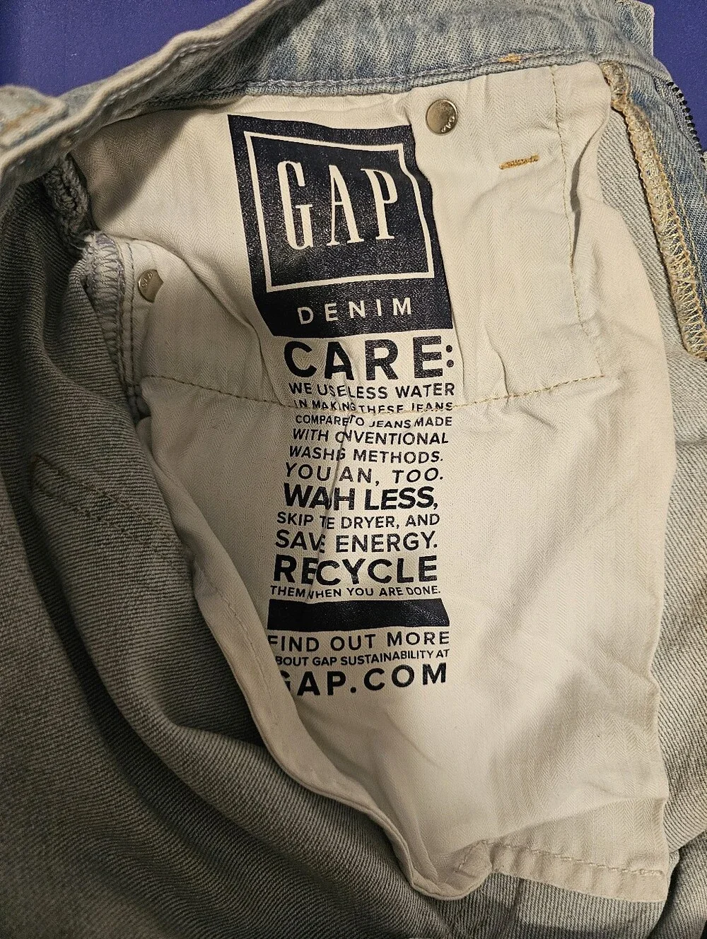 GAP DENIM- High-Rise Mom Jeans in Light Blue Sz. 29/8R